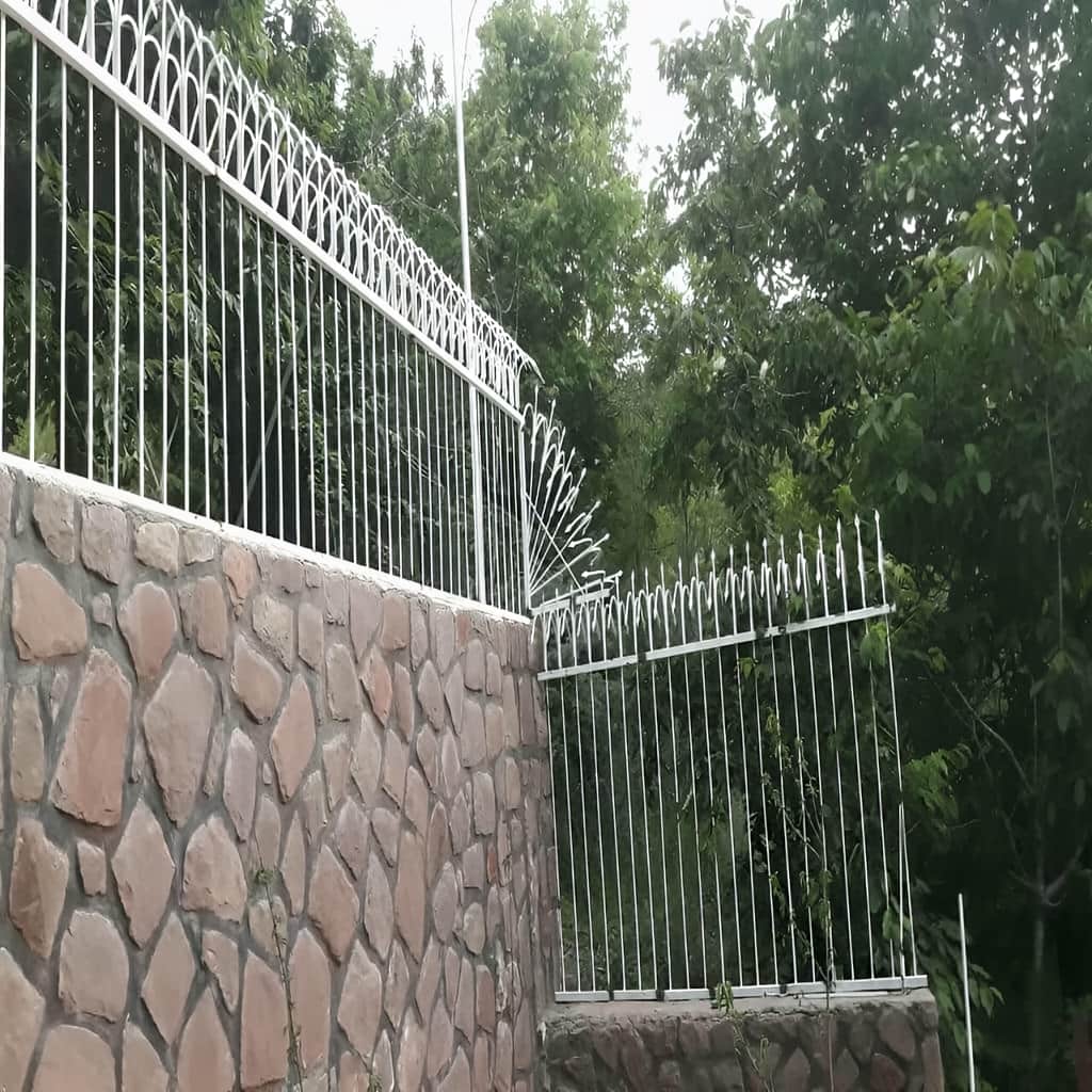 حفاظ سرنیزه ای با نصب تراز روی دیوار