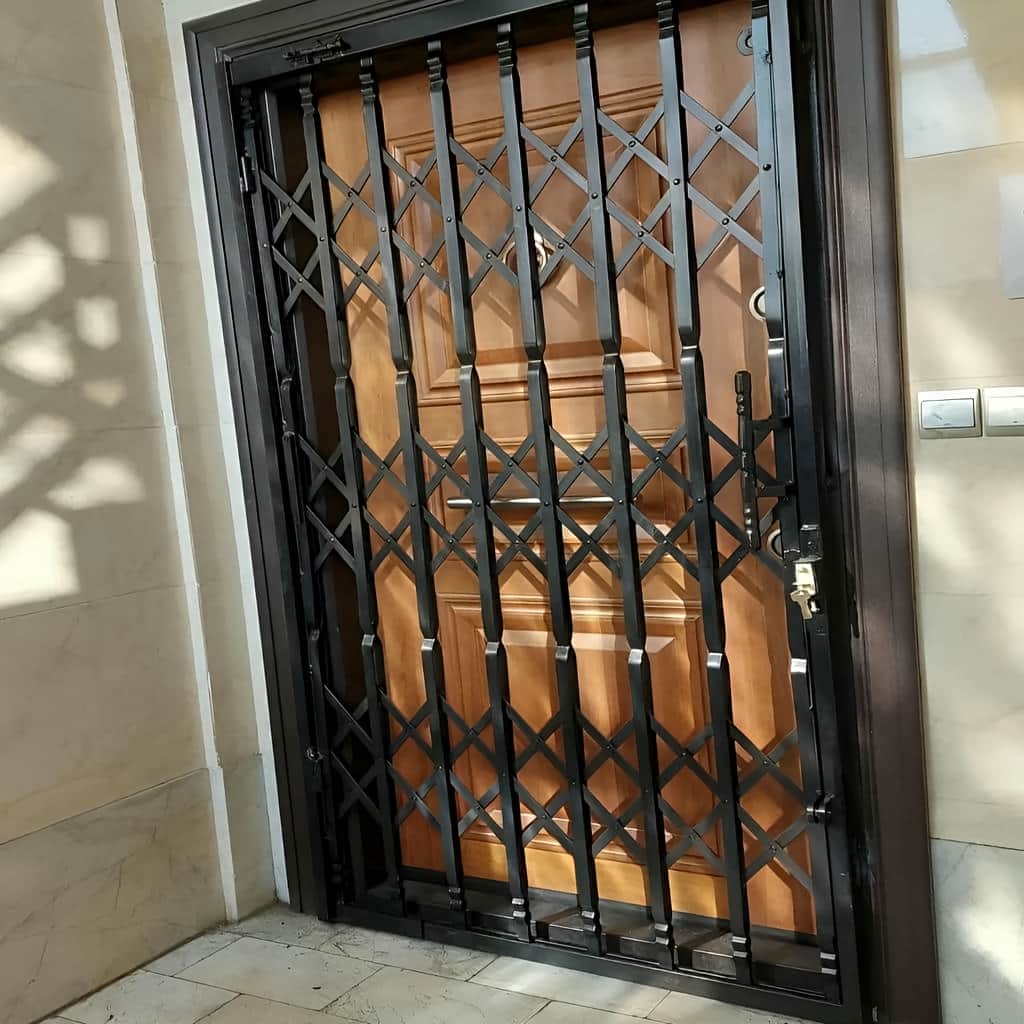 سفارش درب سه گل تسمه با ابعاد دقیق دهانه