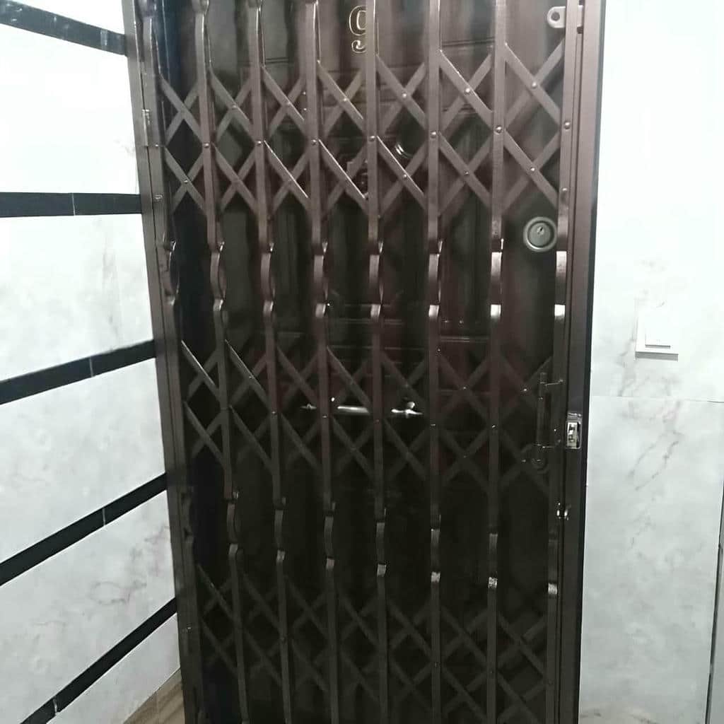 مدل سه گل درب آکاردئونی تسمه پهن آهنی
