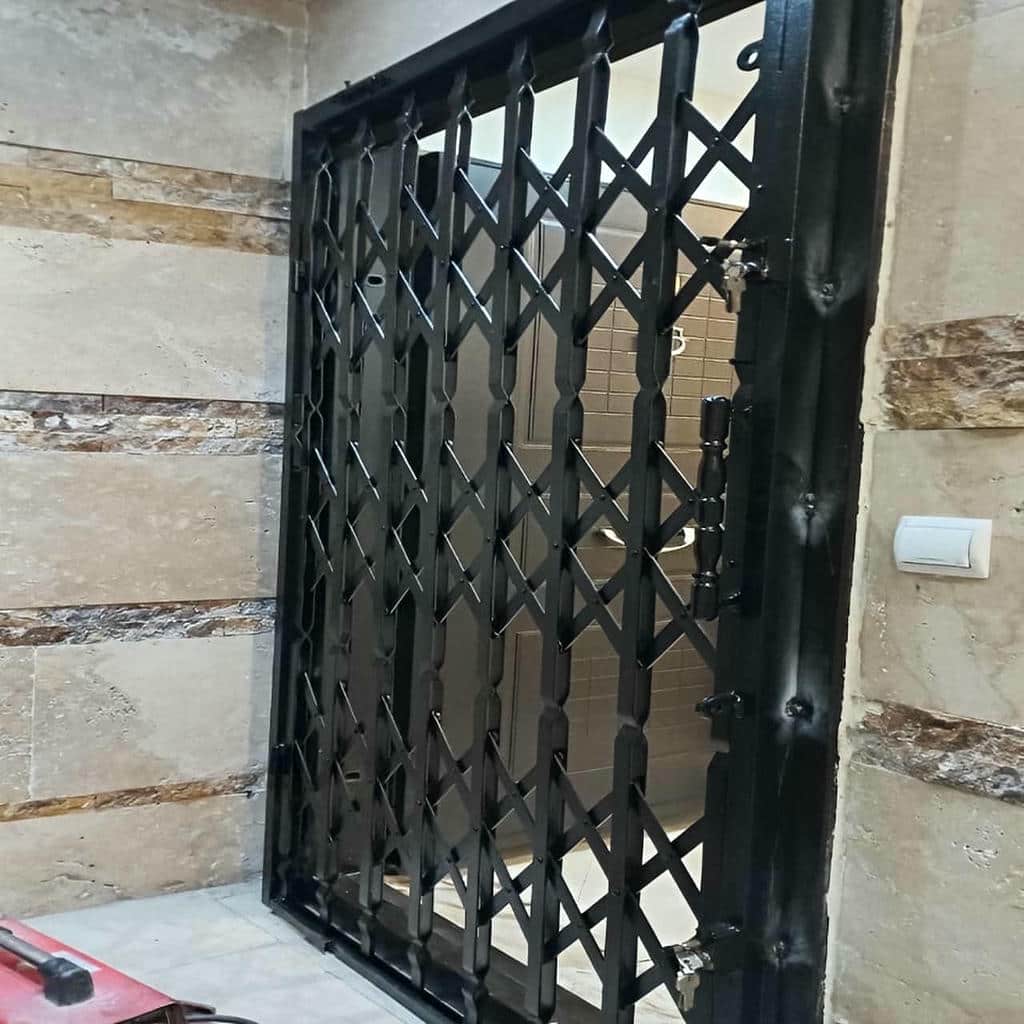 مدل پنج گل درب آهنی با تسمه پهن مقاوم
