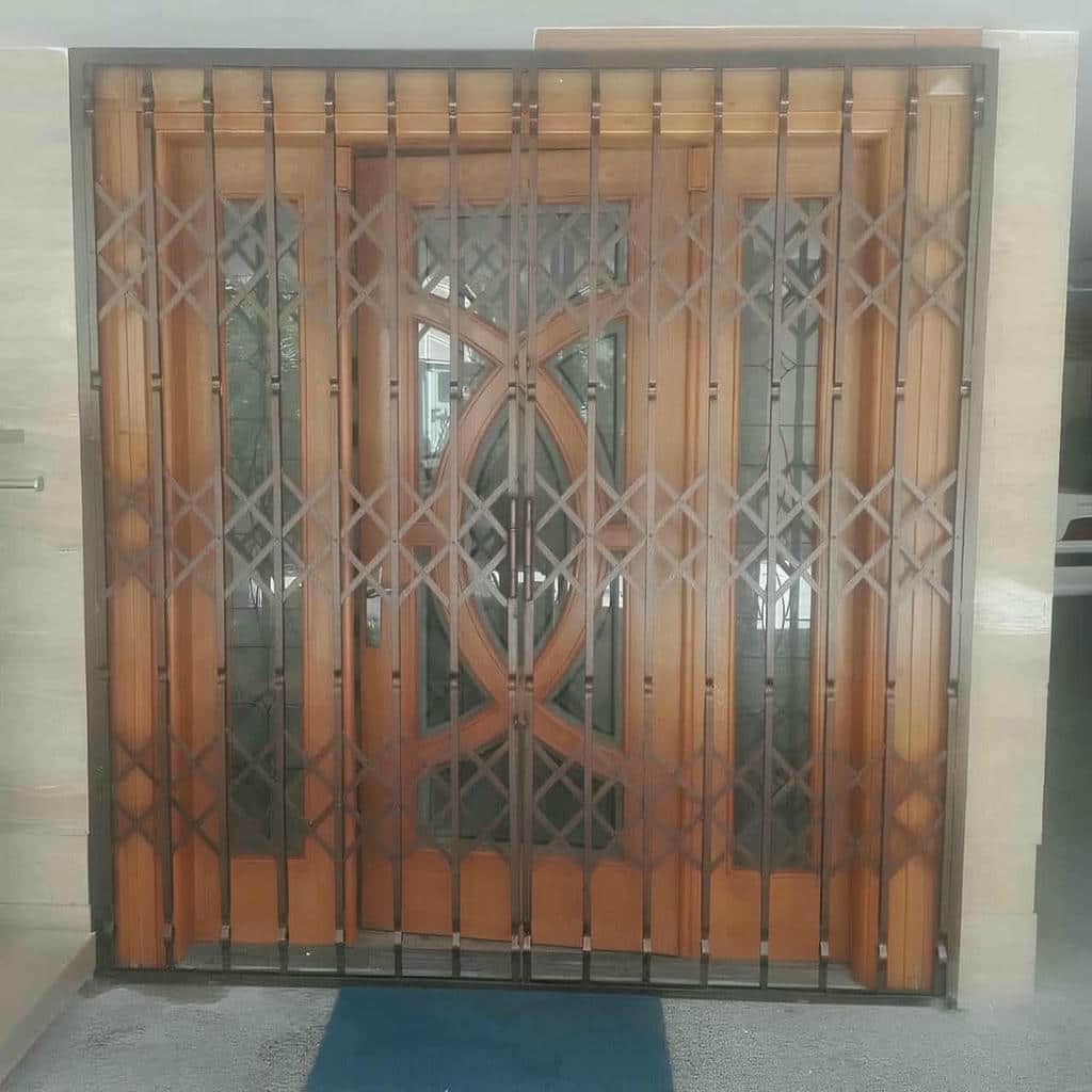 درب آکاردئونی واحد اداری با چرخ بلبرینگی مقاوم