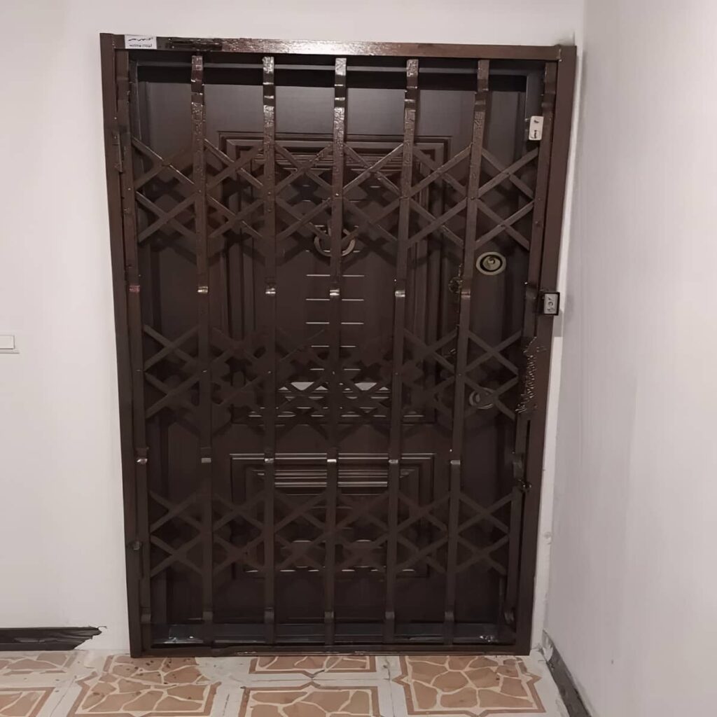 فروش درب آکاردئونی شیک قفل دار با رنگ کورهای