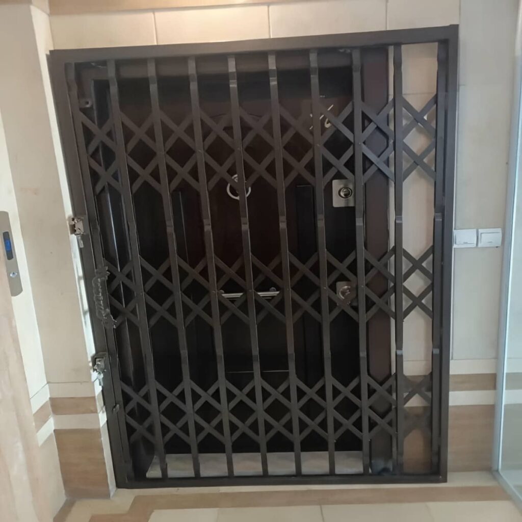 درب آکاردئونی لوزی با ریل تقویت‌شده و حرکت روان