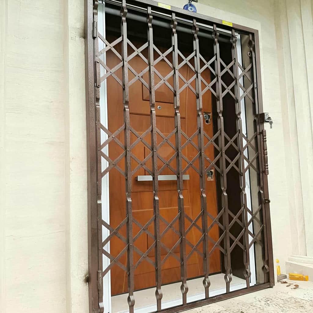 تولید درب آکاردئونی اداری با پرچ هم‌محور