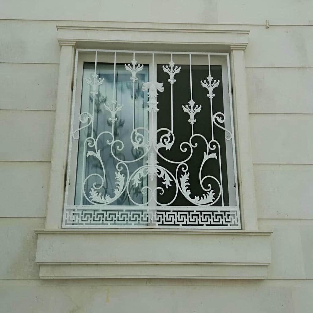 نرده پنجره فرفورژه گل دار طرح برگ و پیچک