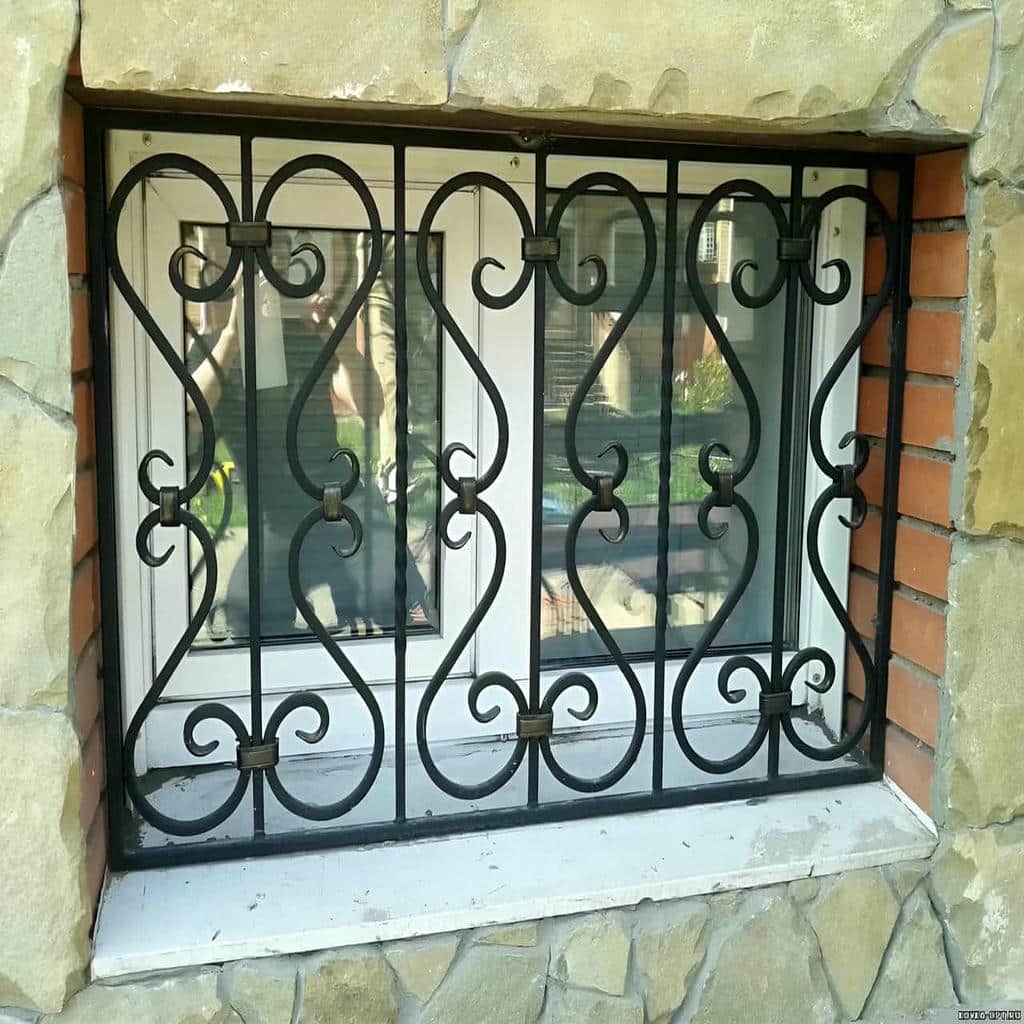 نرده پنجره فلزی شاسی دار شبکه مربعی