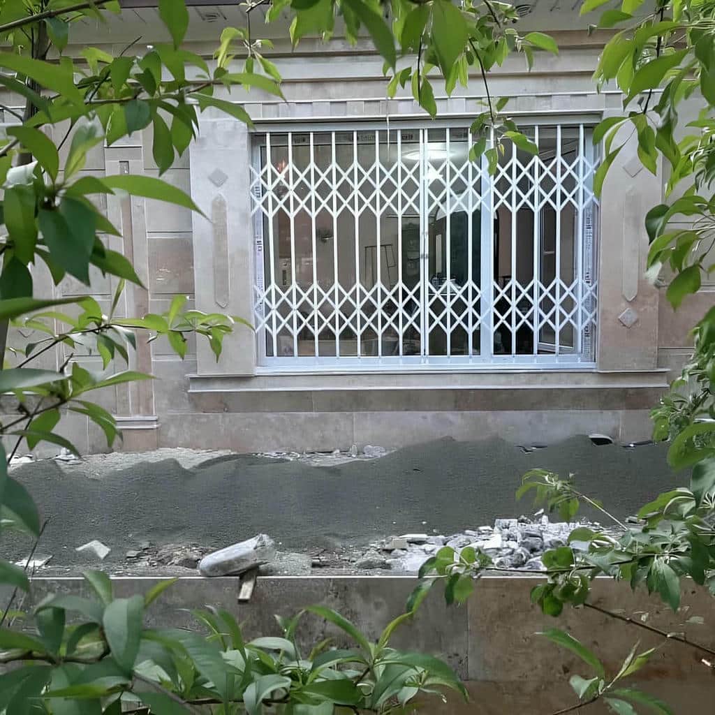 خرید نرده پنجره فلزی شاسی دار مقاوم