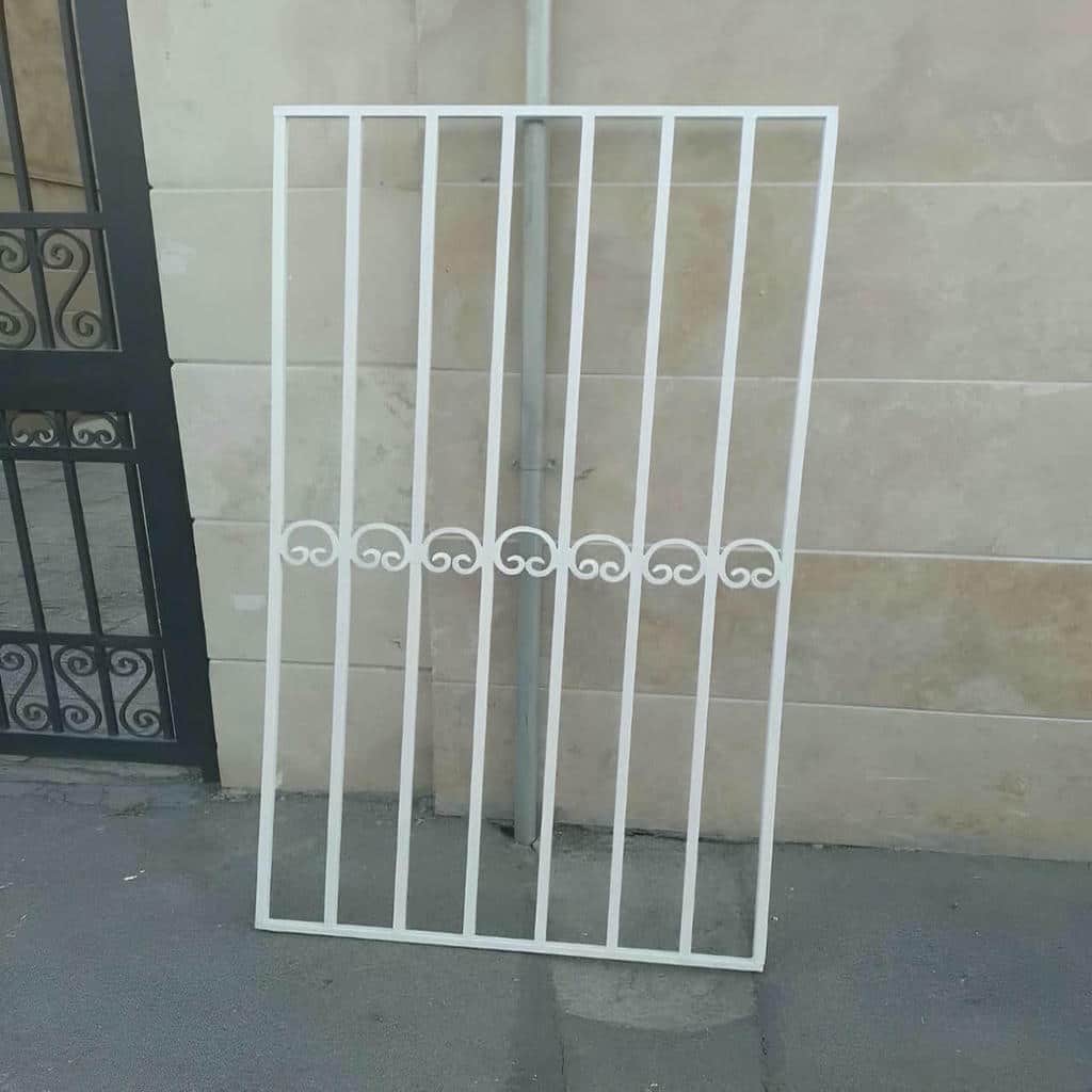 حفاظ پنجره ثابت پیچ و رولپلاک شبکه مربعی