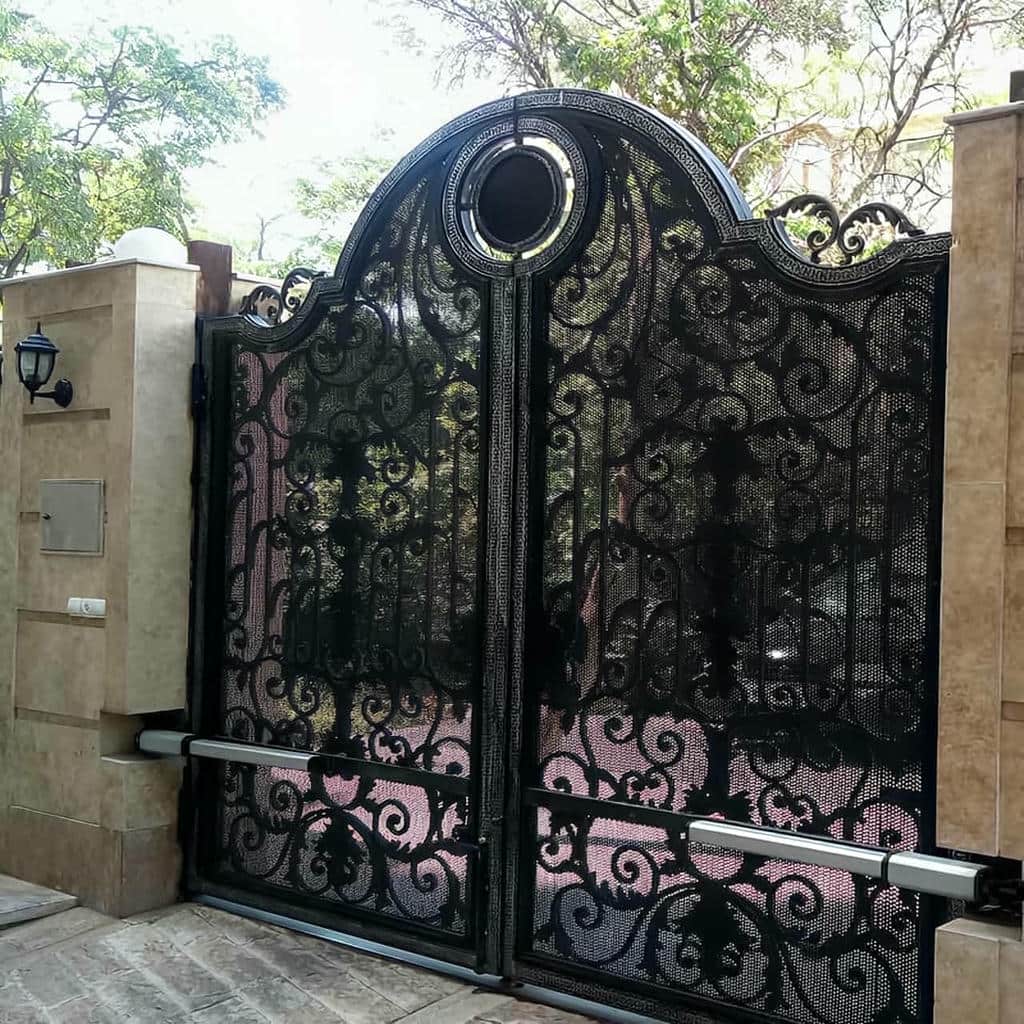 اجرای جک درب پارکینگ ایرانی بازویی با توقف نرم