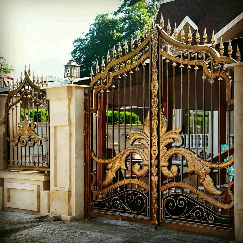 خرید درب حیاط مشبک نورگیر با ساختار فنی