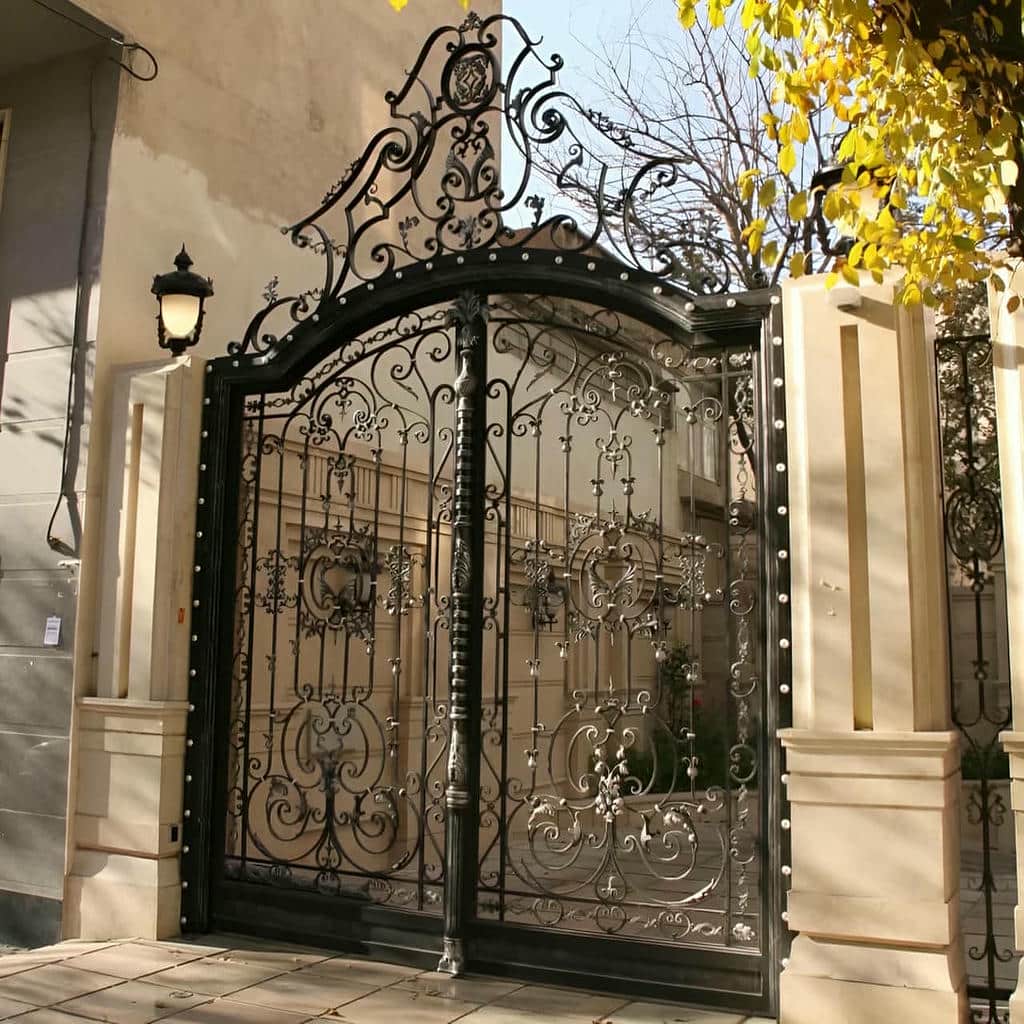ساخت درب پارکینگ کتیبه دار با ورق CNC