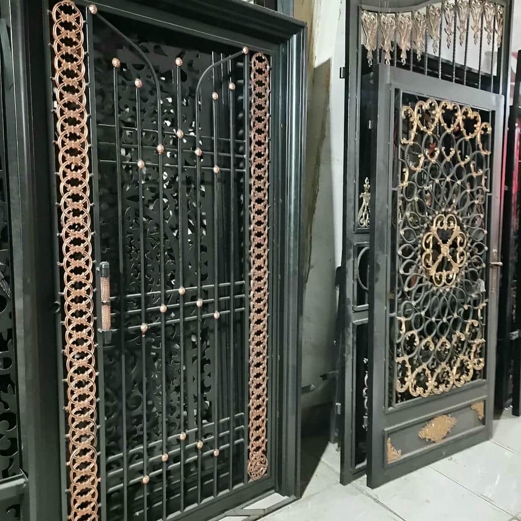 خرید درب حیاط آهنی نفررو با ساختار مقاوم