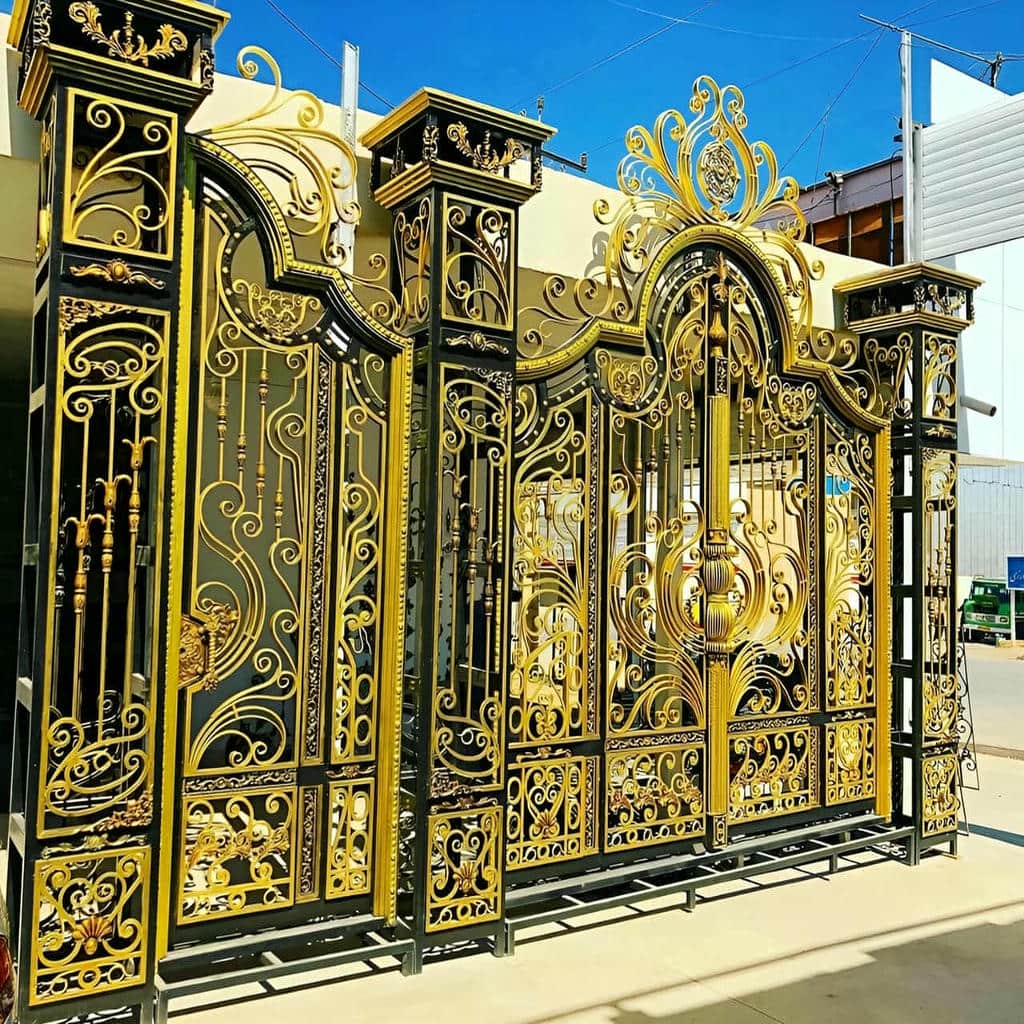 درب ساختمان مدرن نمای سنگ با پروفیل تقویتی