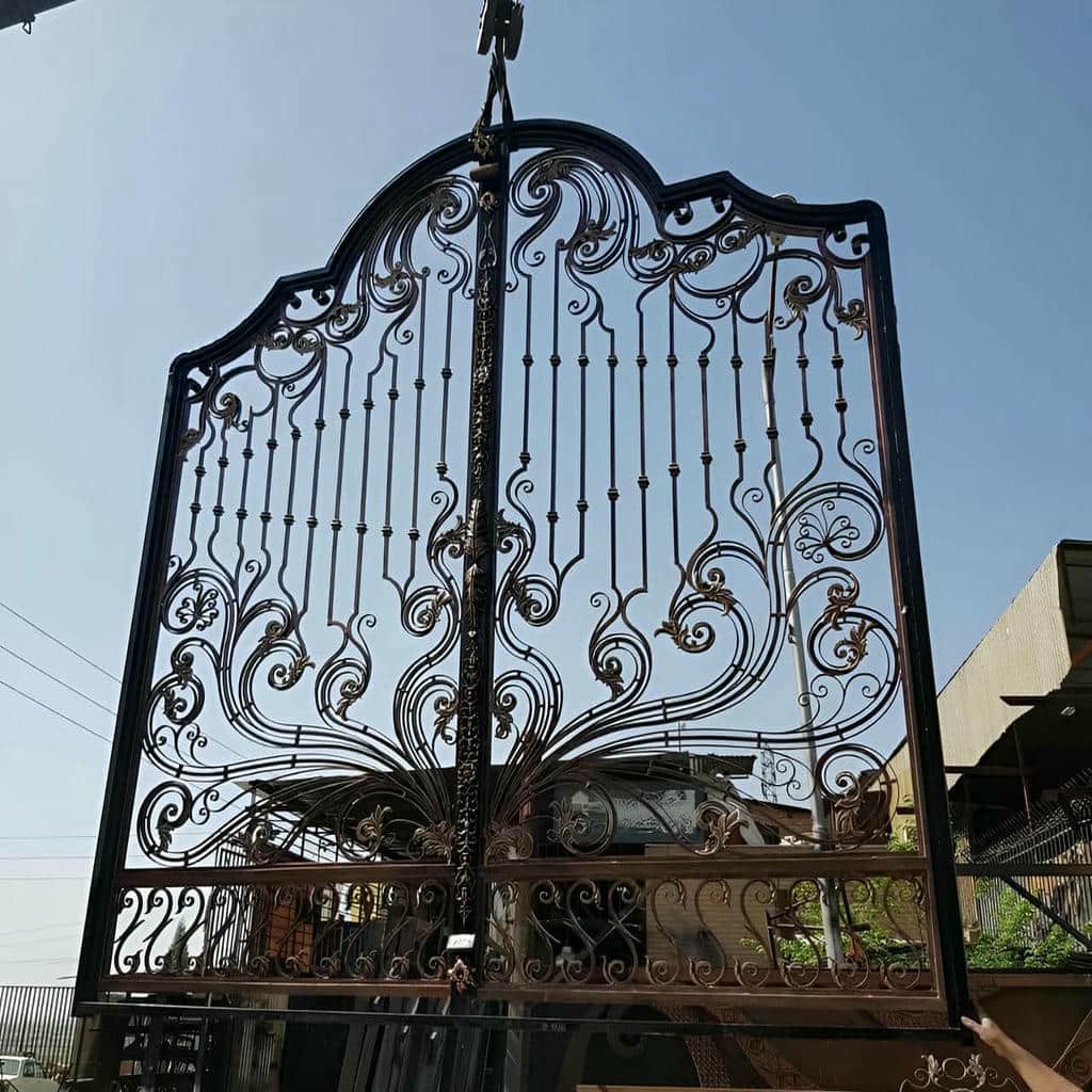 اجرای درب فلزی لابی با مهار استاندارد شیشه سکوریت