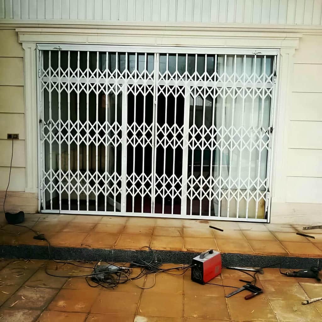 ساخت حفاظ پنجره ریلی بازشو مدل ریل پایین
