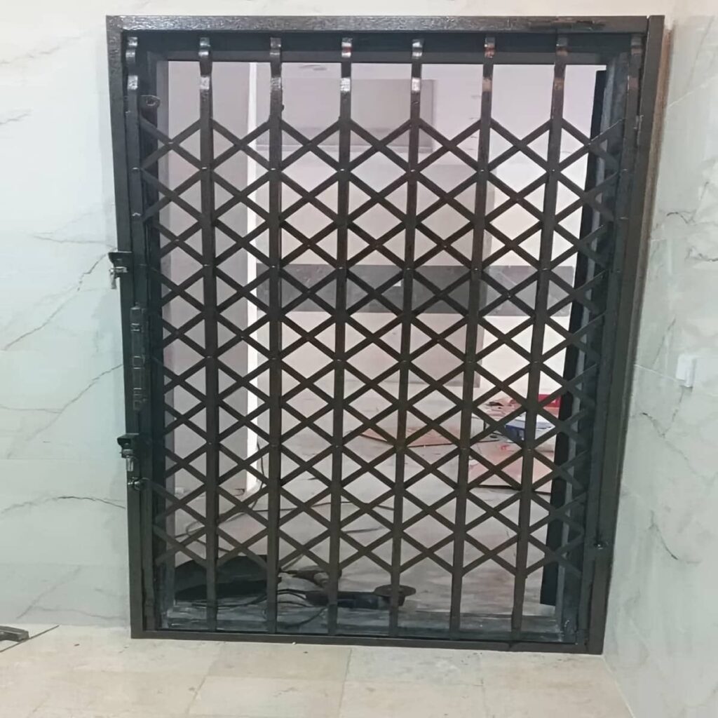 حفاظ درب ضد سرقت فلزی