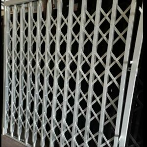 درب آکاردئونی فلزی ورودی ساختمان