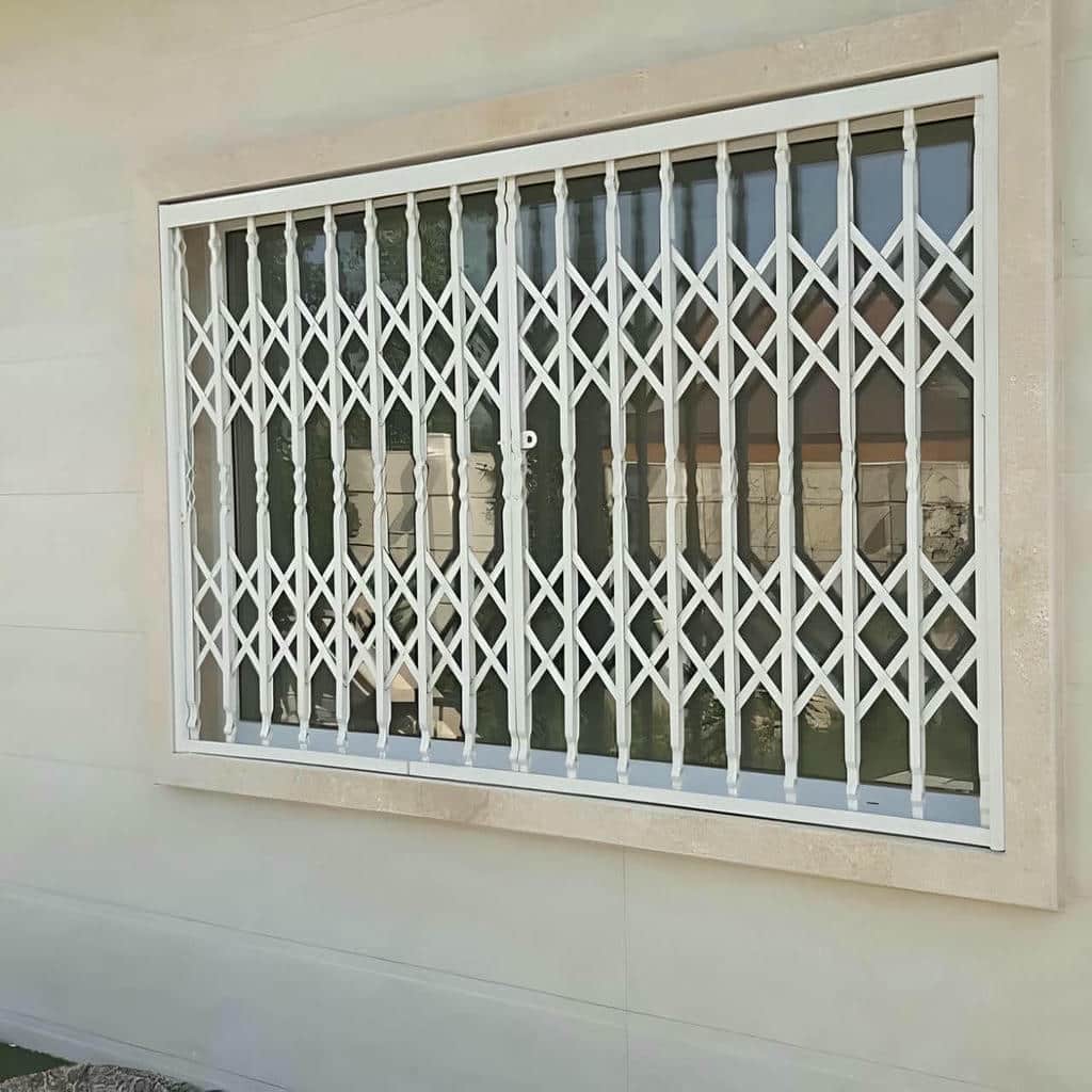 درب آکاردئونی با ساختار جمع شونده
