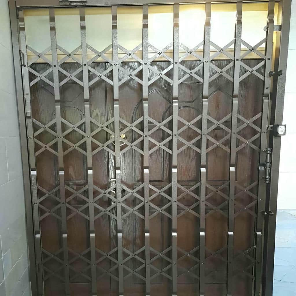 نرده آکاردئونی پروژه نوساز با قطعات فلزی باکیفیت