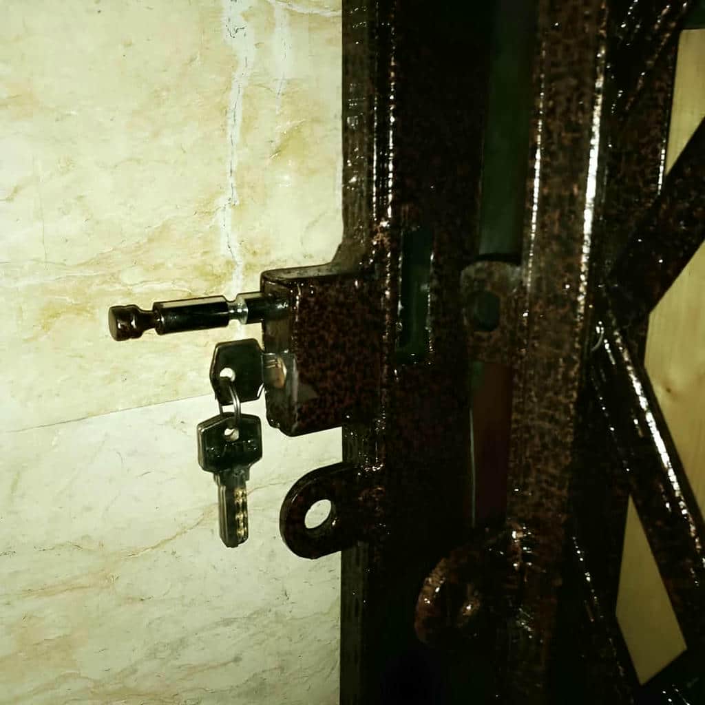 حفاظ فلزی با پوشش سطحی