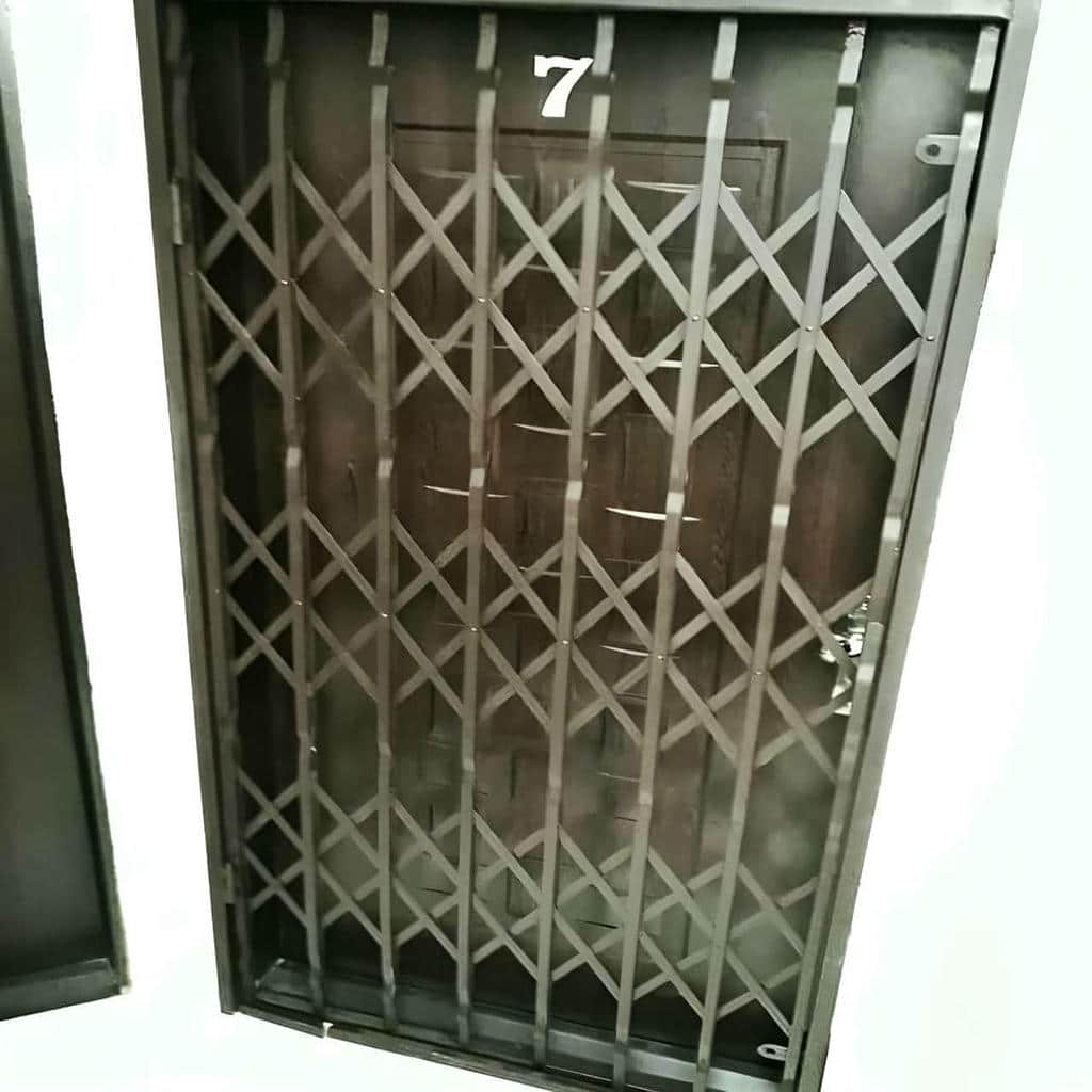 حفاظ آکاردئونی فلزی ورودی ساختمان