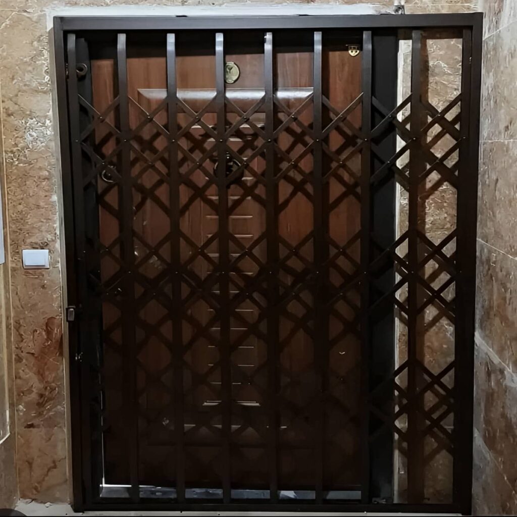 محافظ فلزی ورودی آپارتمان