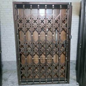 محافظ درب آپارتمان فلزی
