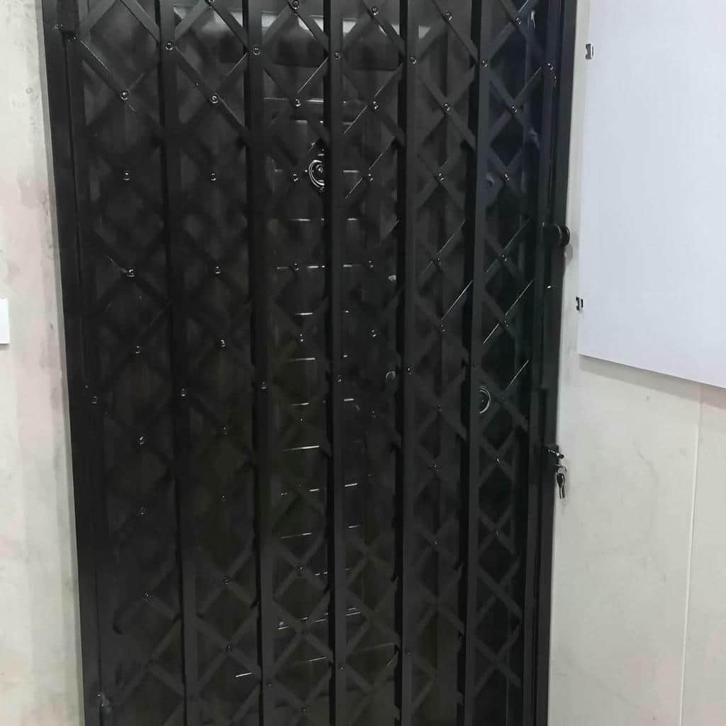 حفاظ درب ورودی سفارشی فلزی