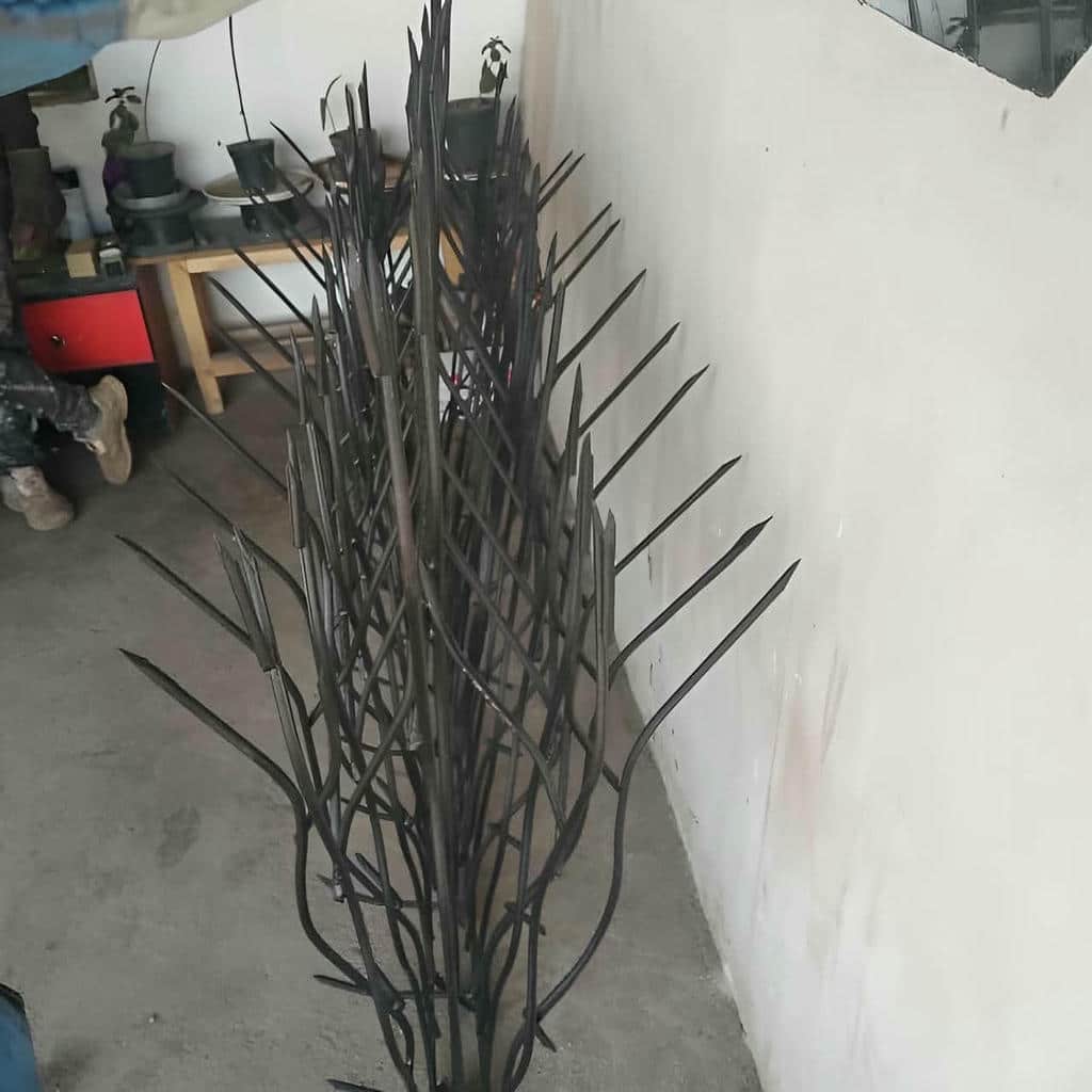 حفاظ سرنیزه ای دیوار