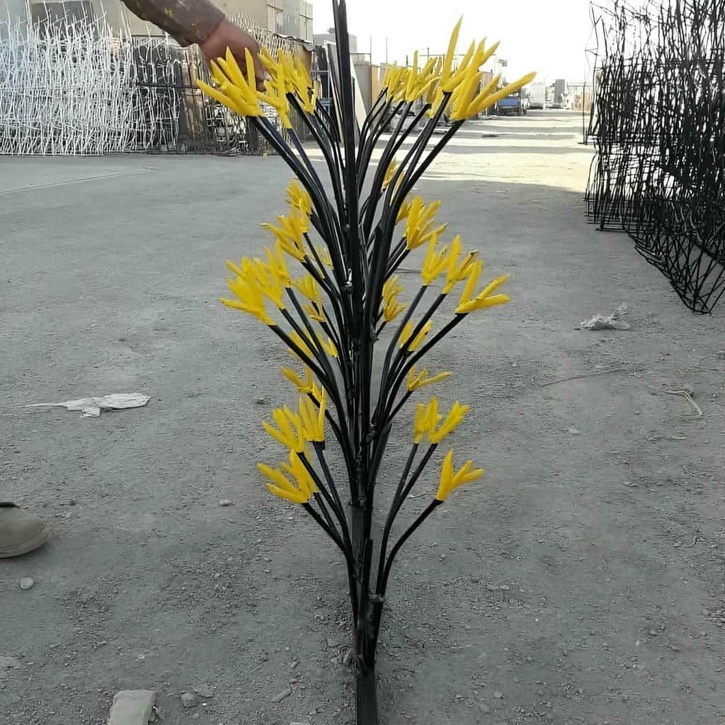 حفاظ روی دیوار سرنیزه ای