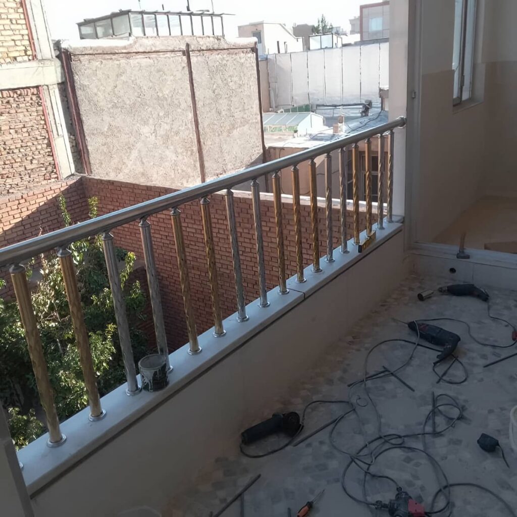 حفاظ راه پله کلاسیک داخلی