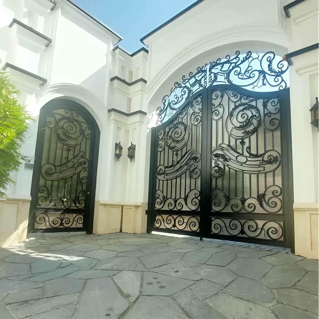 درب آپارتمان با ساختار مقاوم