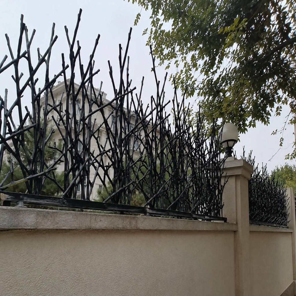 نرده دیوار حیاط طرح لیلیوم نرده دیوار حیاط طرح لیلیوم