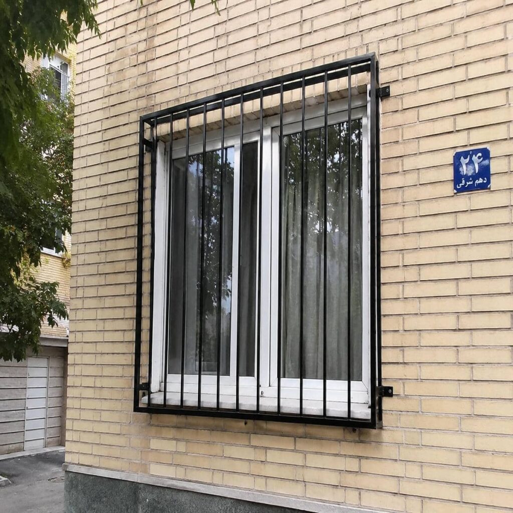 نرده پنجره ساختمان