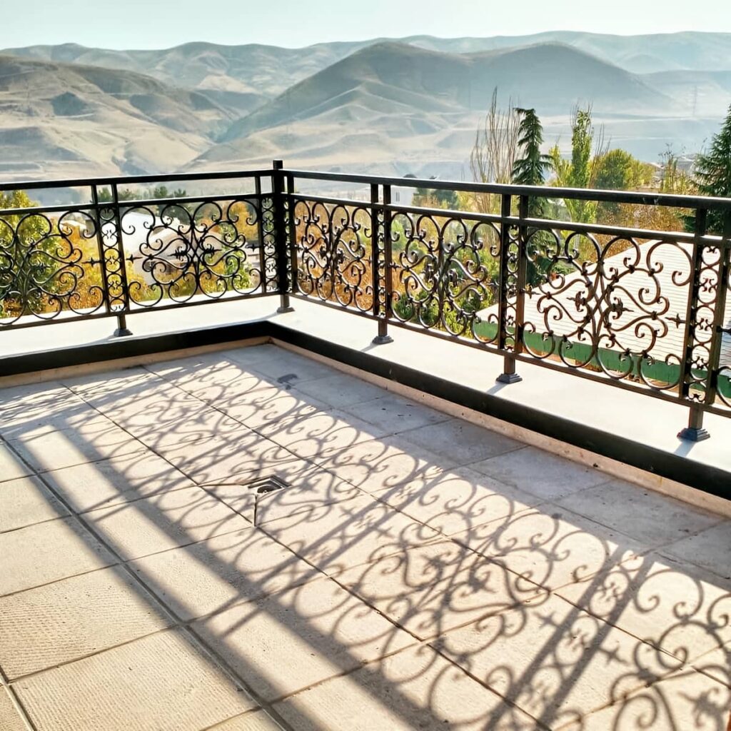 جان پناه فلزی کنار ستون نما استان سیستان و بلوچستان جان پناه فلزی کنار ستون نما استان سیستان و بلوچستان