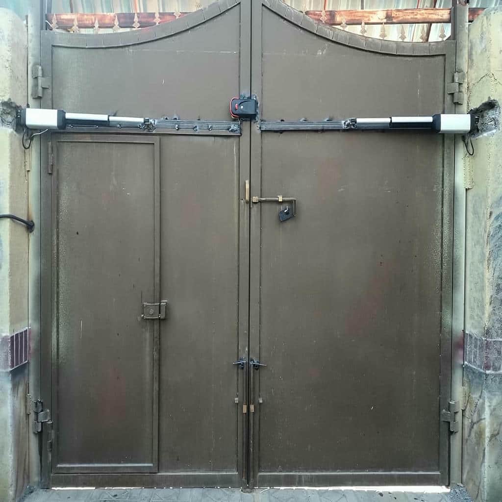 جک درب پارکینگ کنار دیوار کوتاه استان زنجان