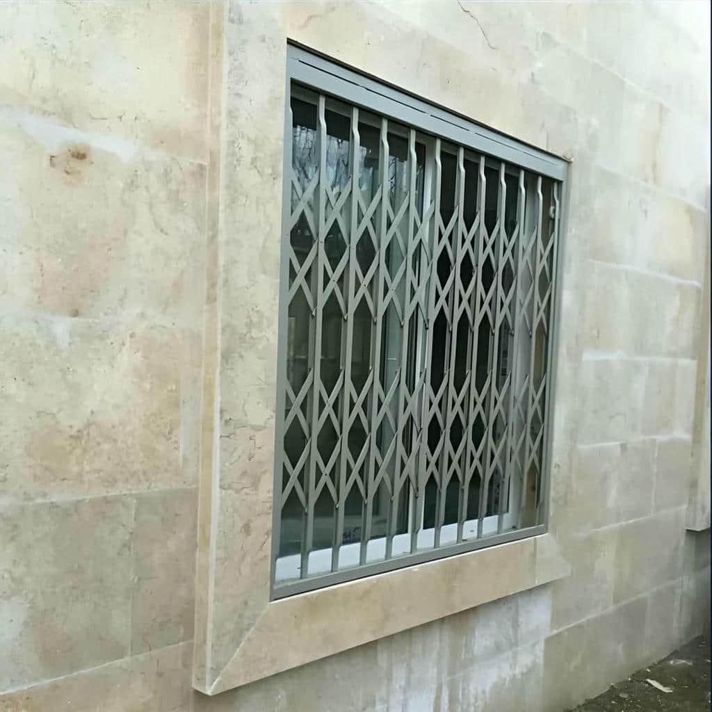 حفاظ پنجره سفید نورگیر زیرزمین استان آذربایجان غربی