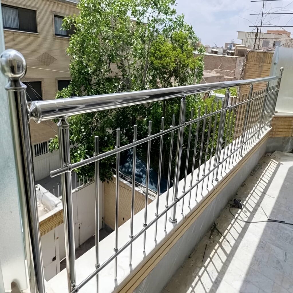 دست انداز استیل در ایوان باران گیر