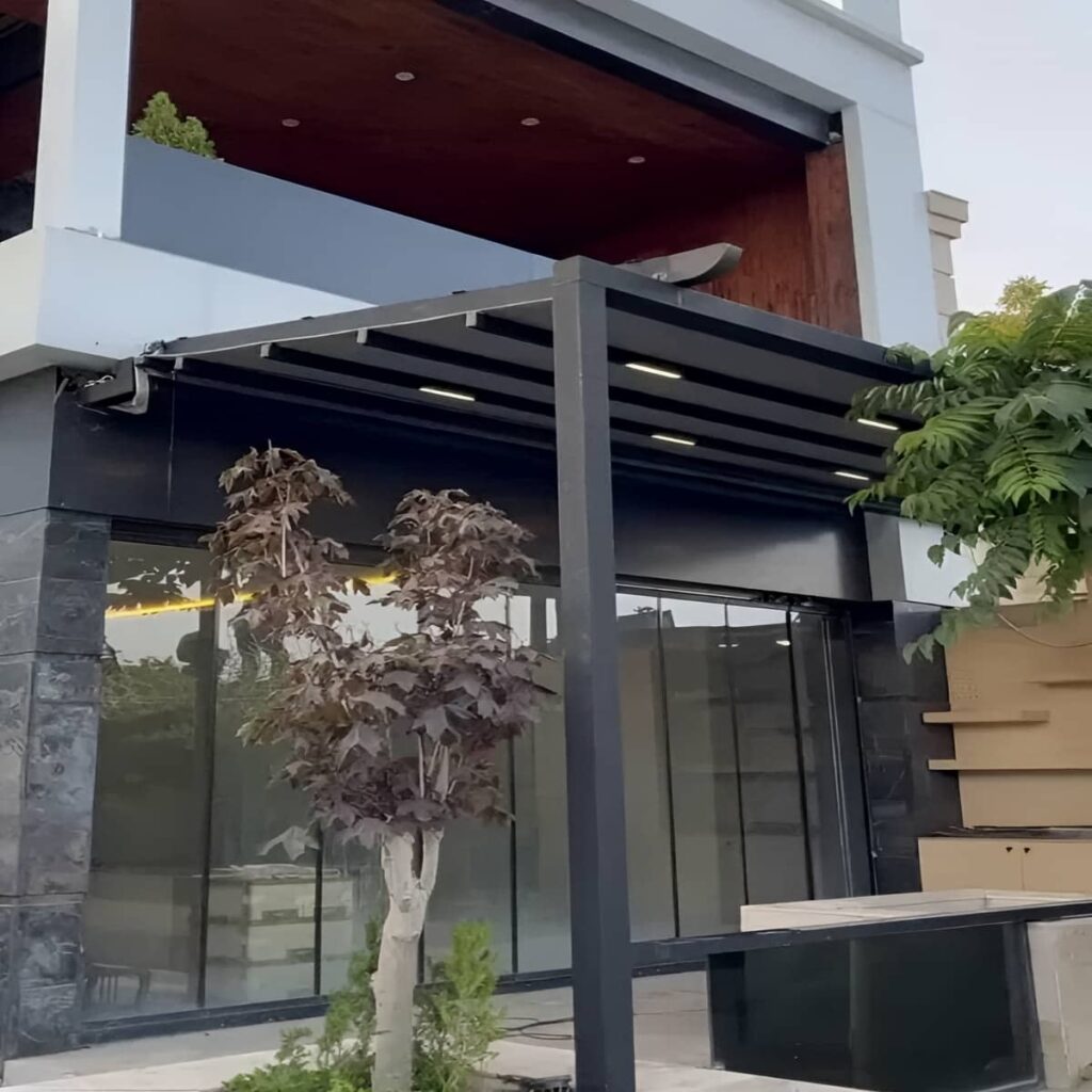 سایبان برقی کرم کنار ستون تراس مسکونی