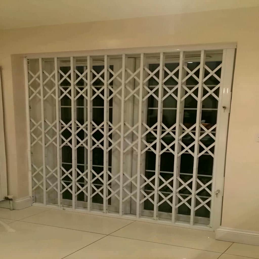 قاب فلزی محافظ تاشو کنار ستون بتنی قاب فلزی محافظ تاشو کنار ستون بتنی