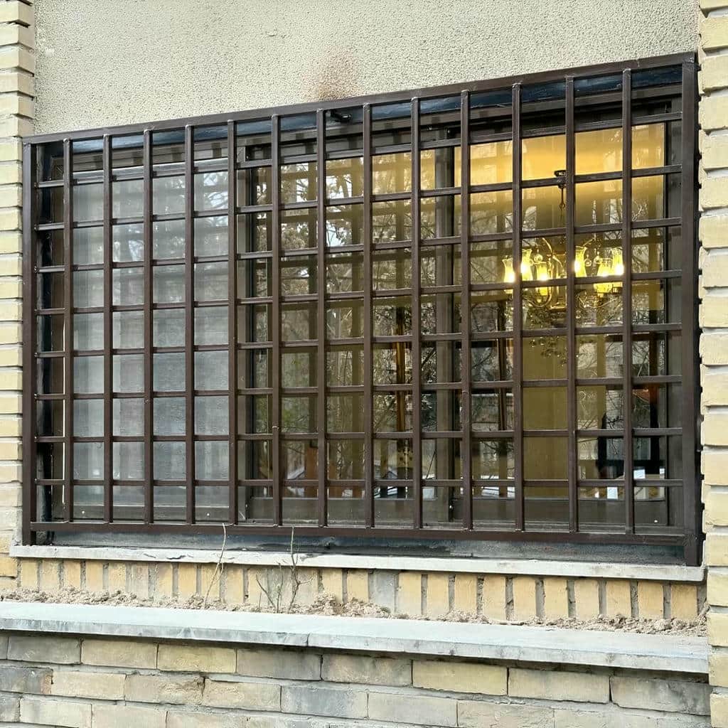 قطعات بسته بندی شده نرده سفارشی در کارگاه