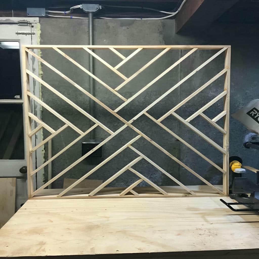 مقایسه نرده هندسی و نمای سنگی قدیمی