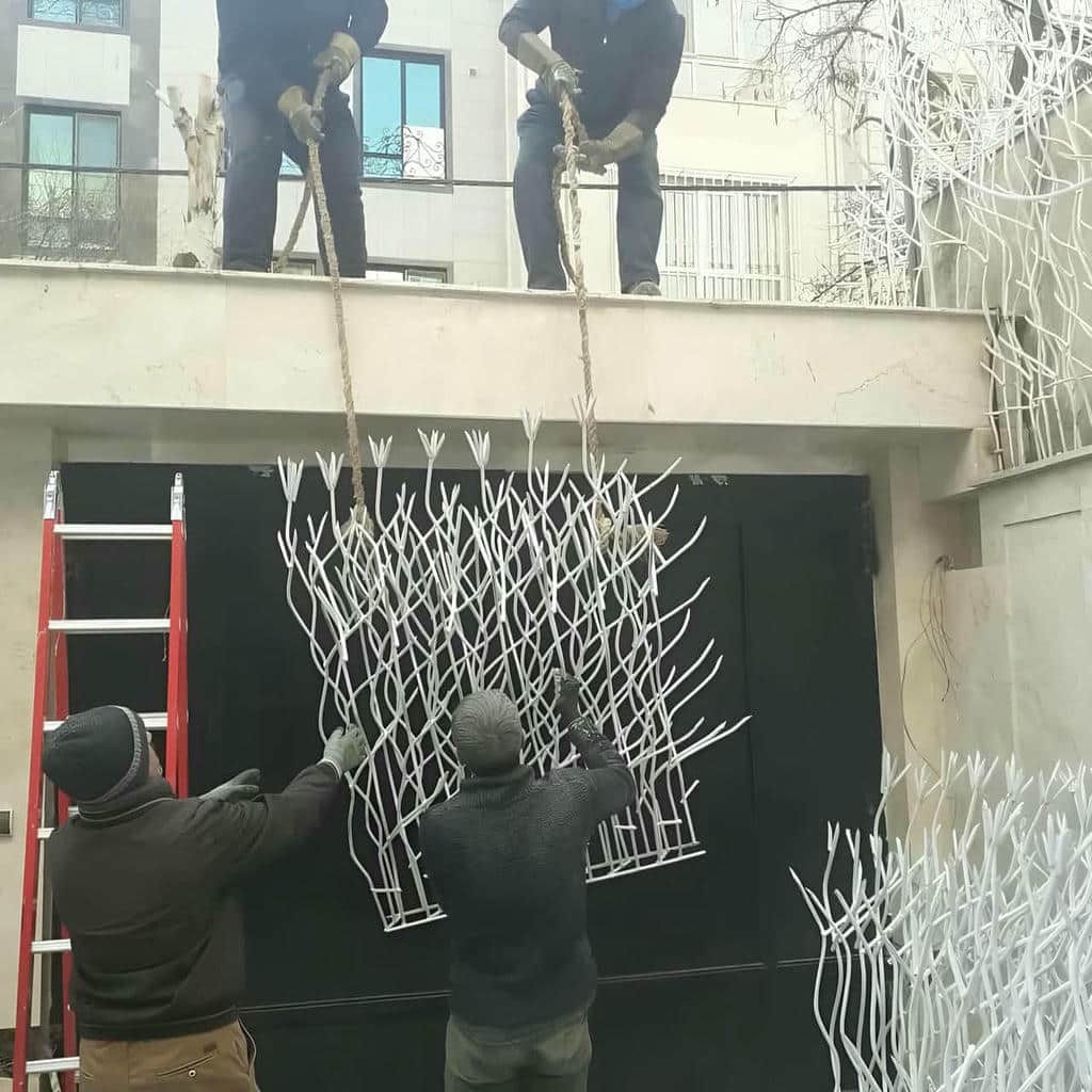گارد فلزی رنگ روشن کنار راه ورودی استان خراسان شمالی گارد فلزی رنگ روشن کنار راه ورودی استان خراسان شمالی