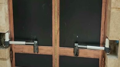 جک درب پارکینگ استان گلستان کنار تابلو فرمان دیواری