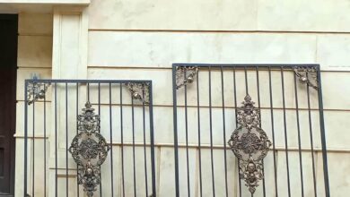 حفاظ پنجره مشکی روی دیوار ویلای ارومیه