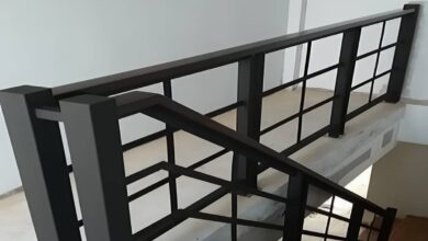نرده راه پله فلزی در پاگرد عریض رشت